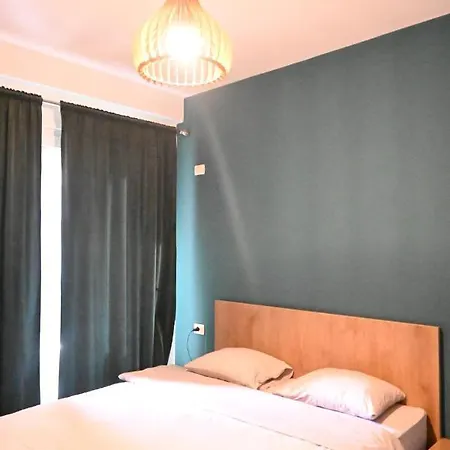 Cozy Apartament In Apartment Tirana