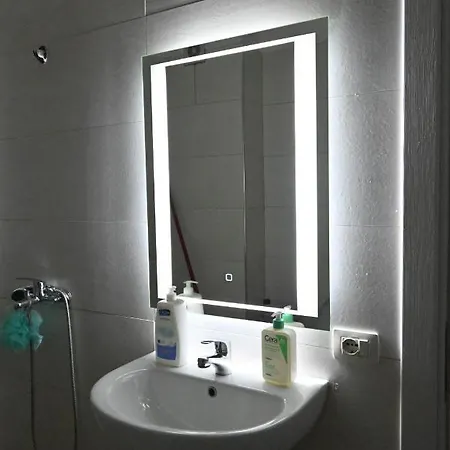 Cozy Apartament In Apartment Tirana
